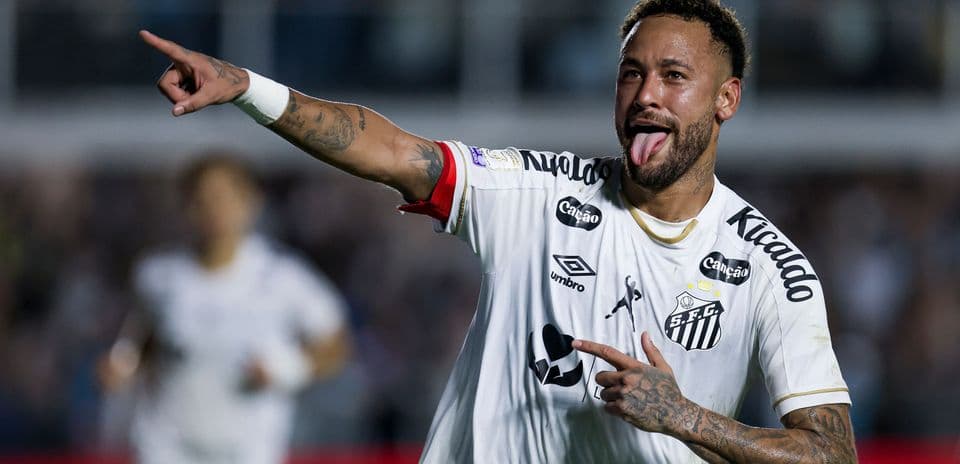 Neymar salva al Santos con dos penales frente al Flamengo y frena a los líderes
