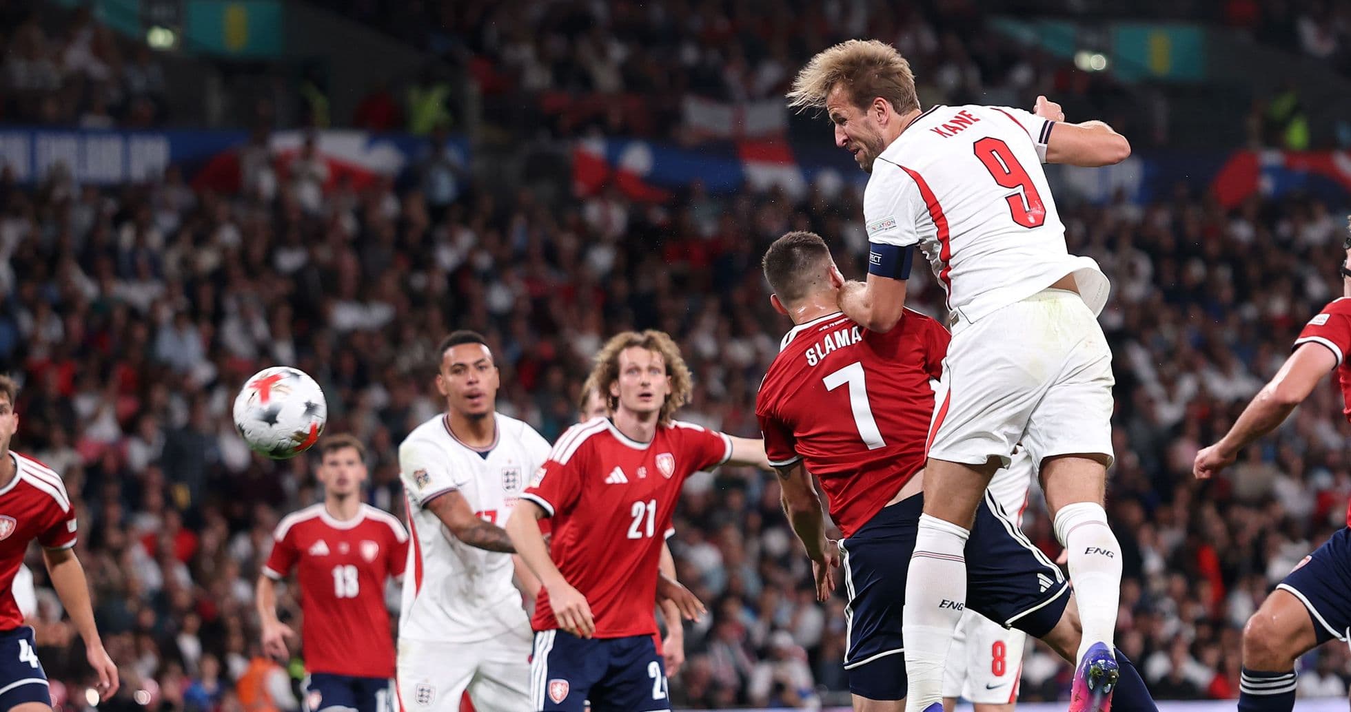 Harry Kane celebra doble histórico en Wembley y alcanza récord de Peter Shilton