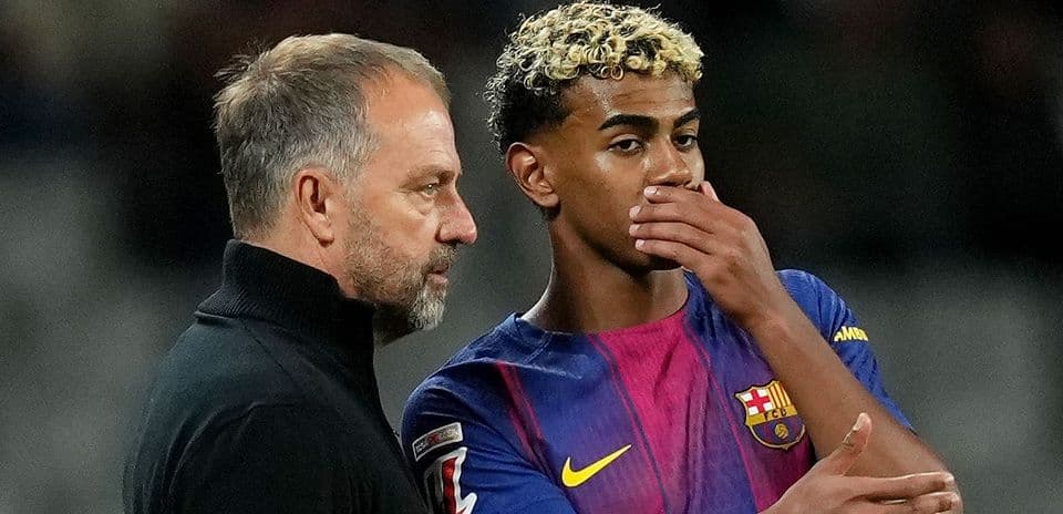 Hansi Flick elogia a Lamine Yamal mientras el joven talento de Barcelona recupera su sonrisa antes del duelo con Rayo Vallecano