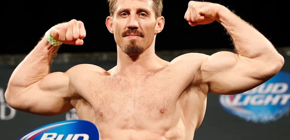 Tim Kennedy, exluchador de UFC, hospitalizado tras recibir tres disparos en una emboscada mortal en Congo