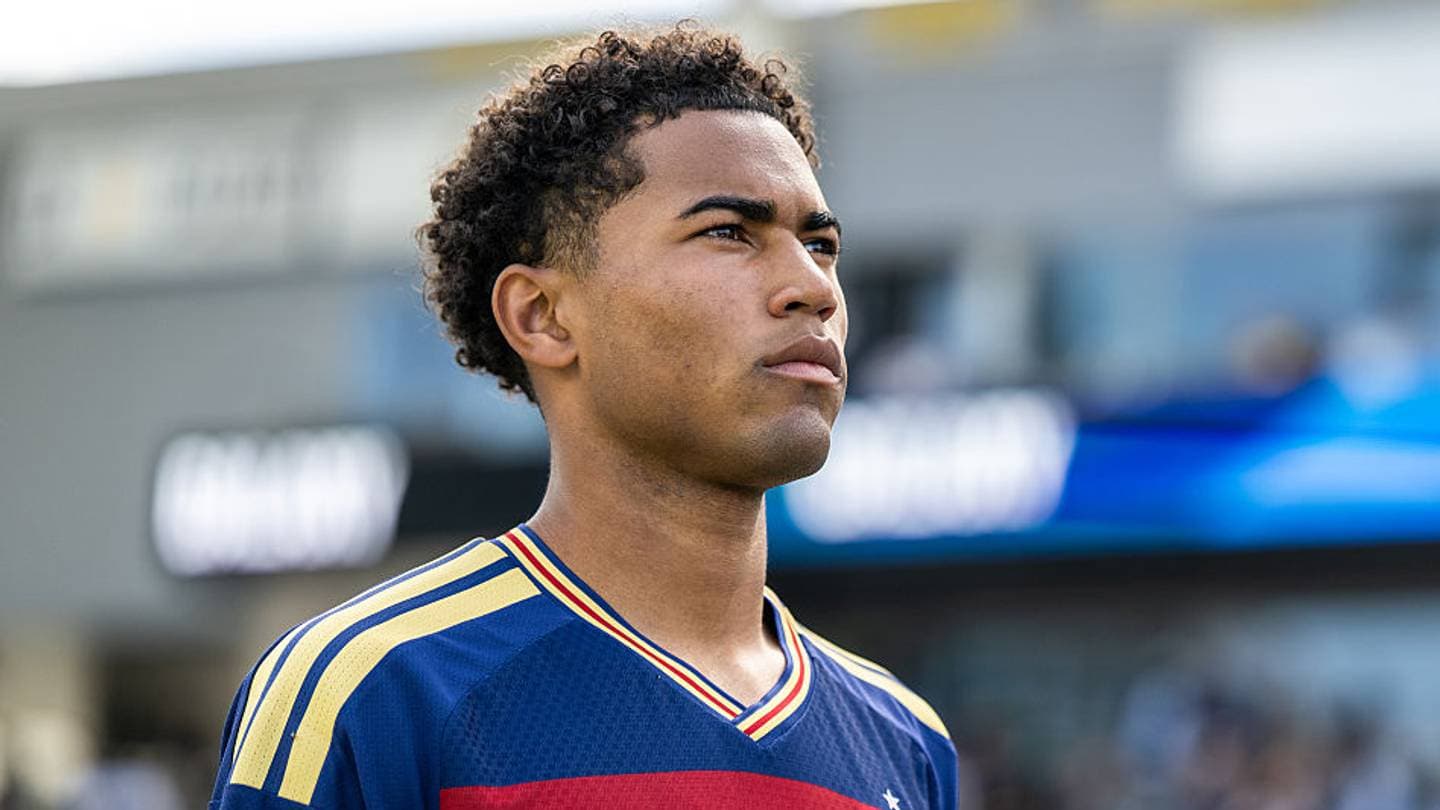 Joven promesa estadounidense Zavier Gozo firma con Crystal Palace