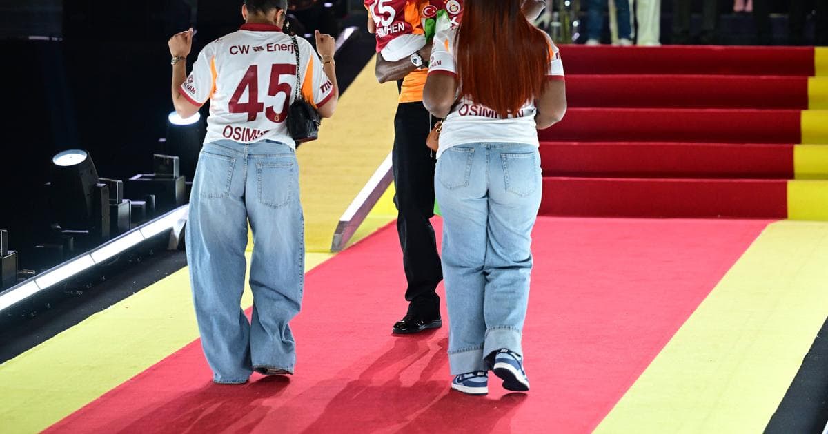 Novia de Víctor Osimhen involucrada en accidente automovilístico en Turquía