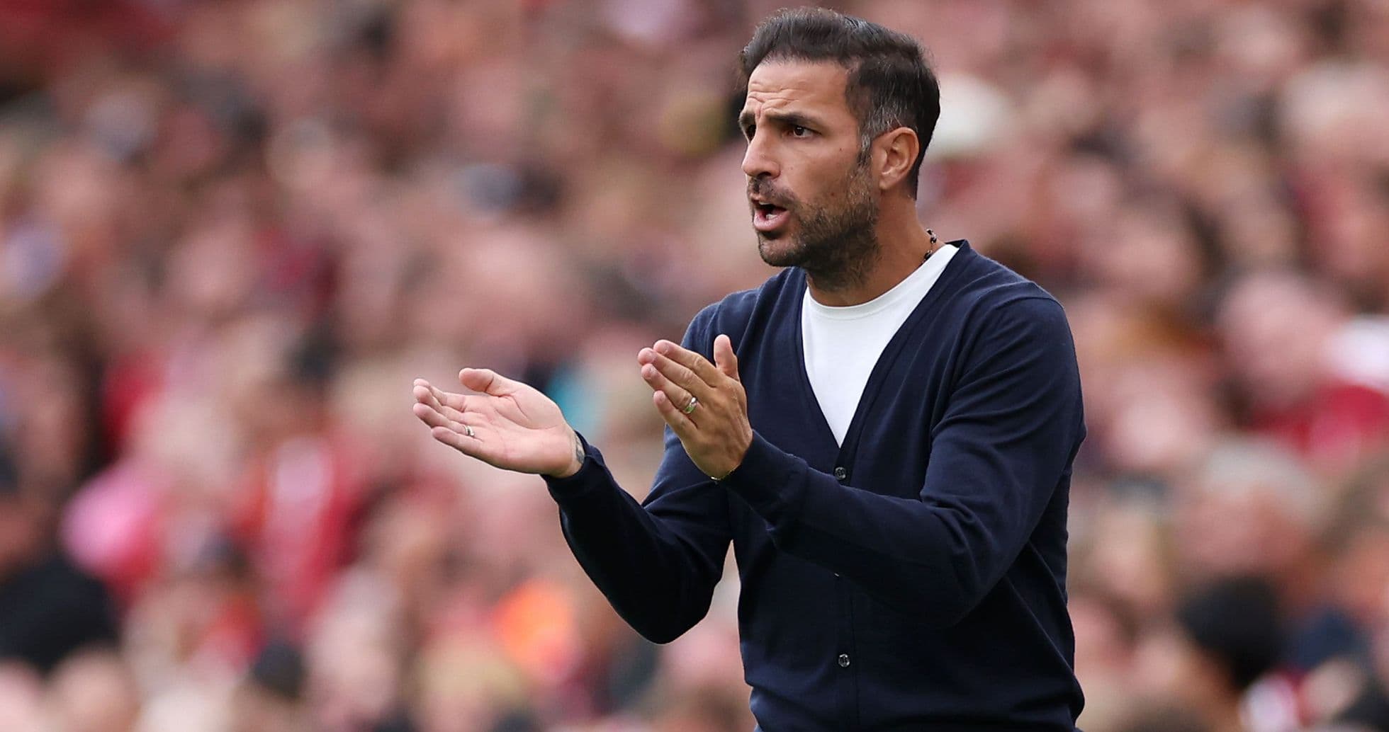 Cesc Fàbregas exige un nuevo delantero tras la histórica victoria de Como ante Napoli
