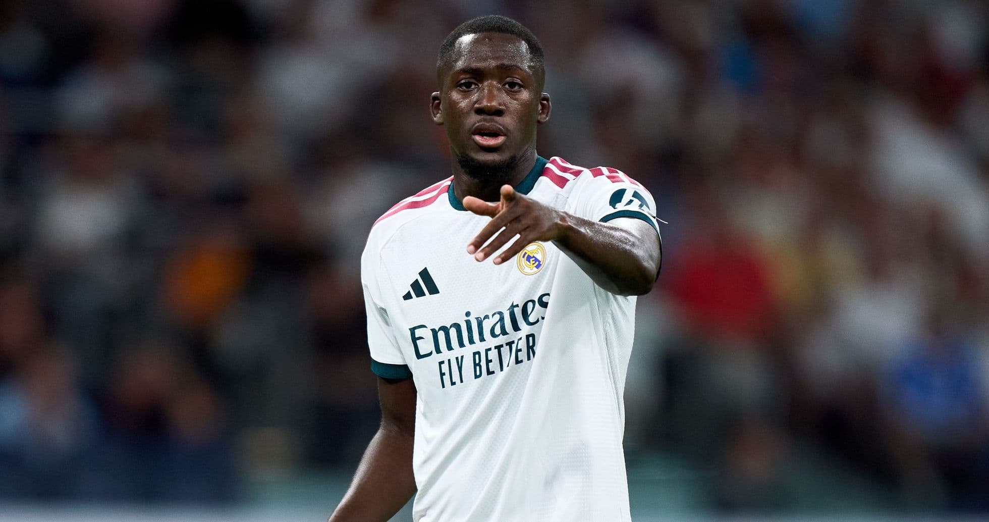 Ibrahima Konate se retira de la primera convocatoria de Zinedine Zidane; Leny Yoro sorprende con su llamado en Francia
