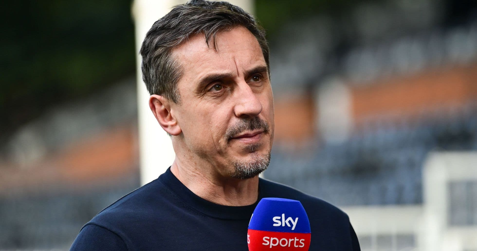 Gary Neville elogia al Manchester City de Enzo Maresca tras vencer 3-0 al Liverpool en Anfield pese a cargos financieros