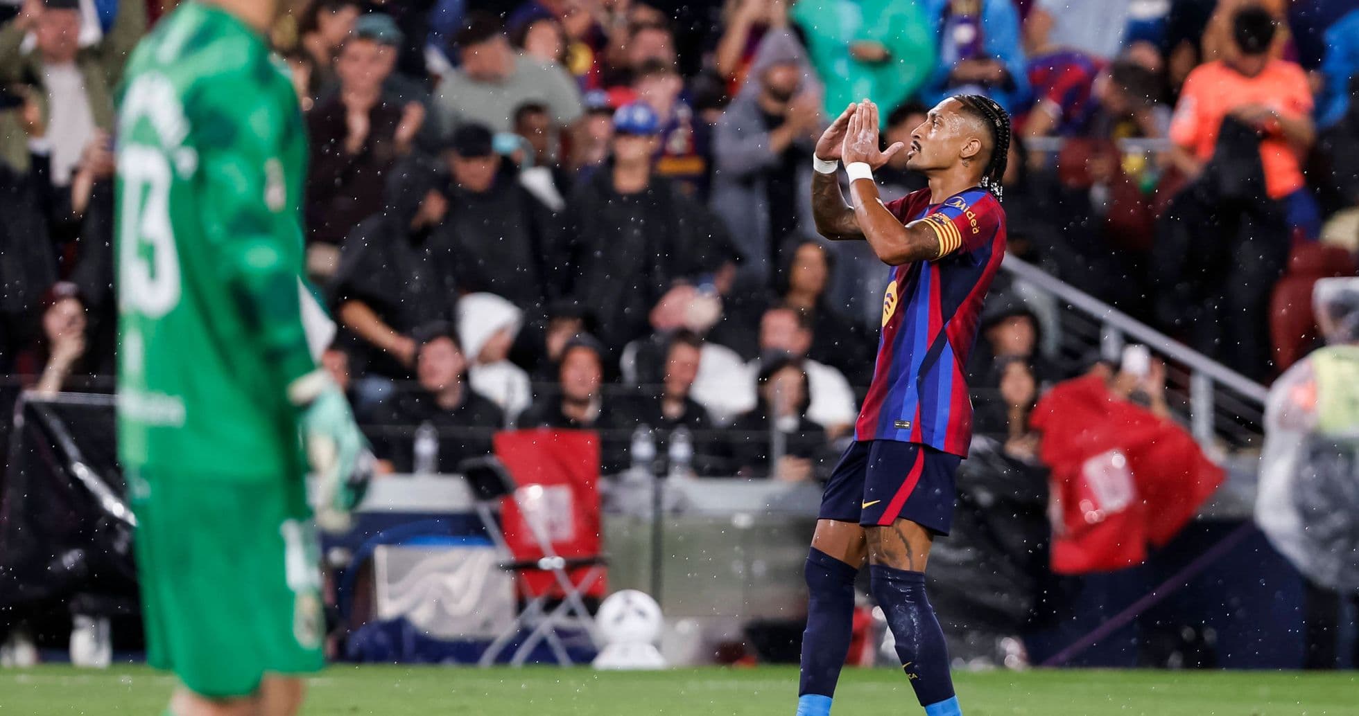 Raphinha deslumbra con hat-trick y revela el secreto de la racha ganadora del Barcelona