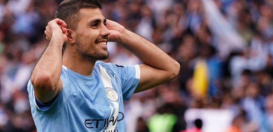 Barcelona se acerca a un acuerdo por Rodri; Enzo Maresca ofrece actualización