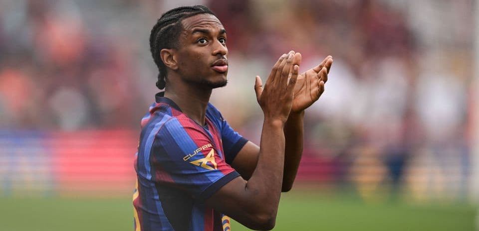 Alejandro Balde decide salir del Barcelona mientras Manchester United inicia negociaciones
