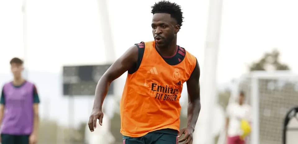 Vinicius Junior regresa a entrenar con el Real Madrid mientras avanzan las negociaciones de contrato en medio del interés del Arsenal
