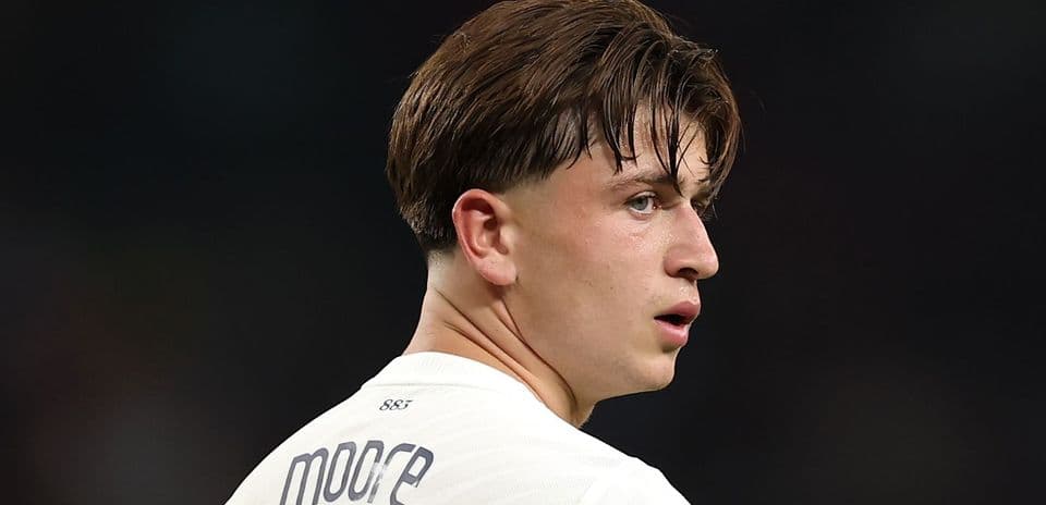 Mikey Moore se une al FC Koln cedido por Tottenham tras destacada temporada en Rangers