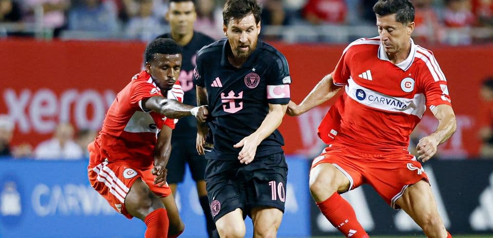 Messi y Lewandowski protagonizan empate histórico entre Inter Miami y Chicago Fire en un Soldier Field lleno