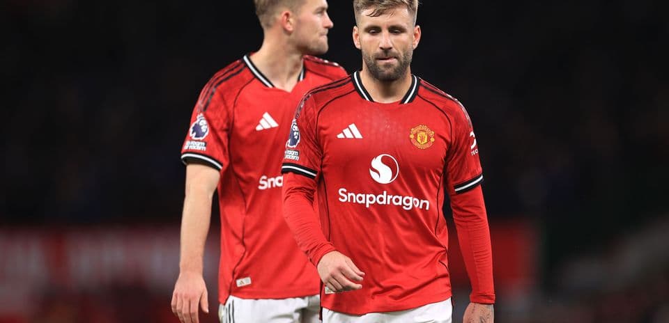 Paul Scholes insta al Manchester United a fichar al defensor de Newcastle Lewis Hall por £75 millones tras dificultades de Luke Shaw