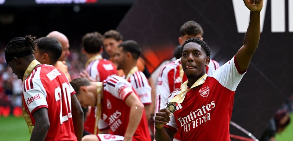 Alan Pardew considera que Arsenal domina claramente a sus rivales de la Premier tras ganar la Community Shield