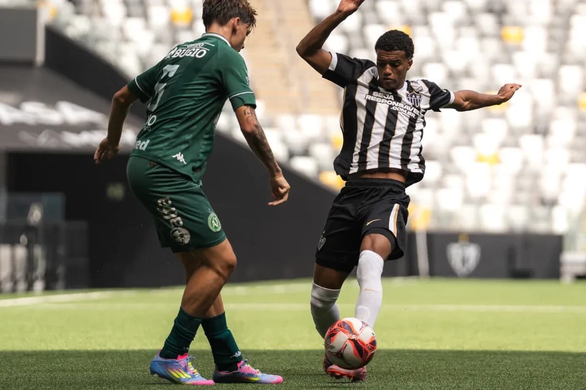 Jugador de Atletico-MG desafiando a Chapecoense Jugador de Atletico-MG desafiando a Chapecoense