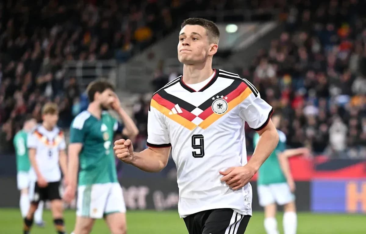Jugador de Alemania celebrando un gol en el partido Jugador de Alemania celebrando un gol en el partido