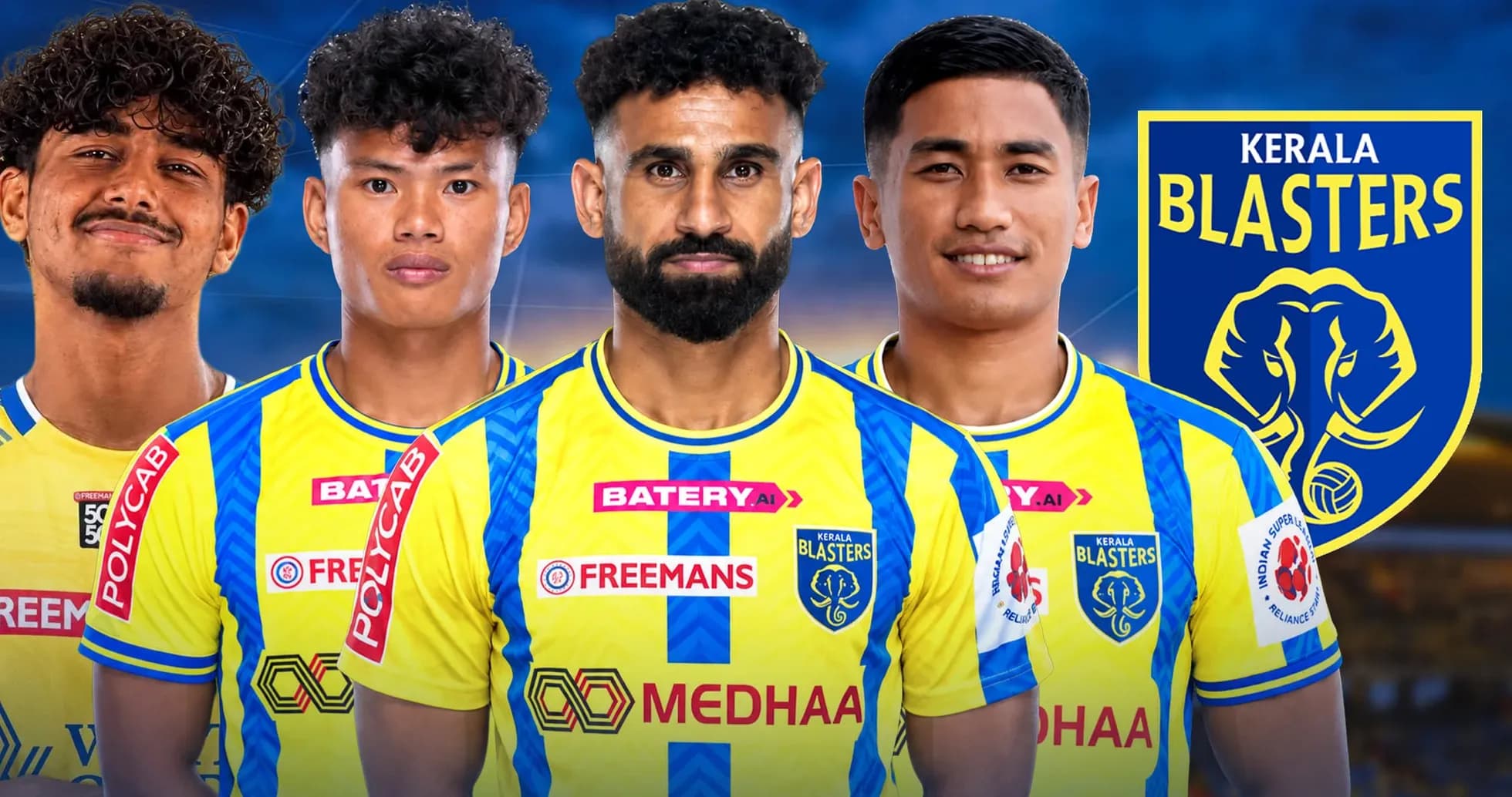 Cuatro jugadores de Kerala Blasters en uniforme Cuatro jugadores de Kerala Blasters en uniforme