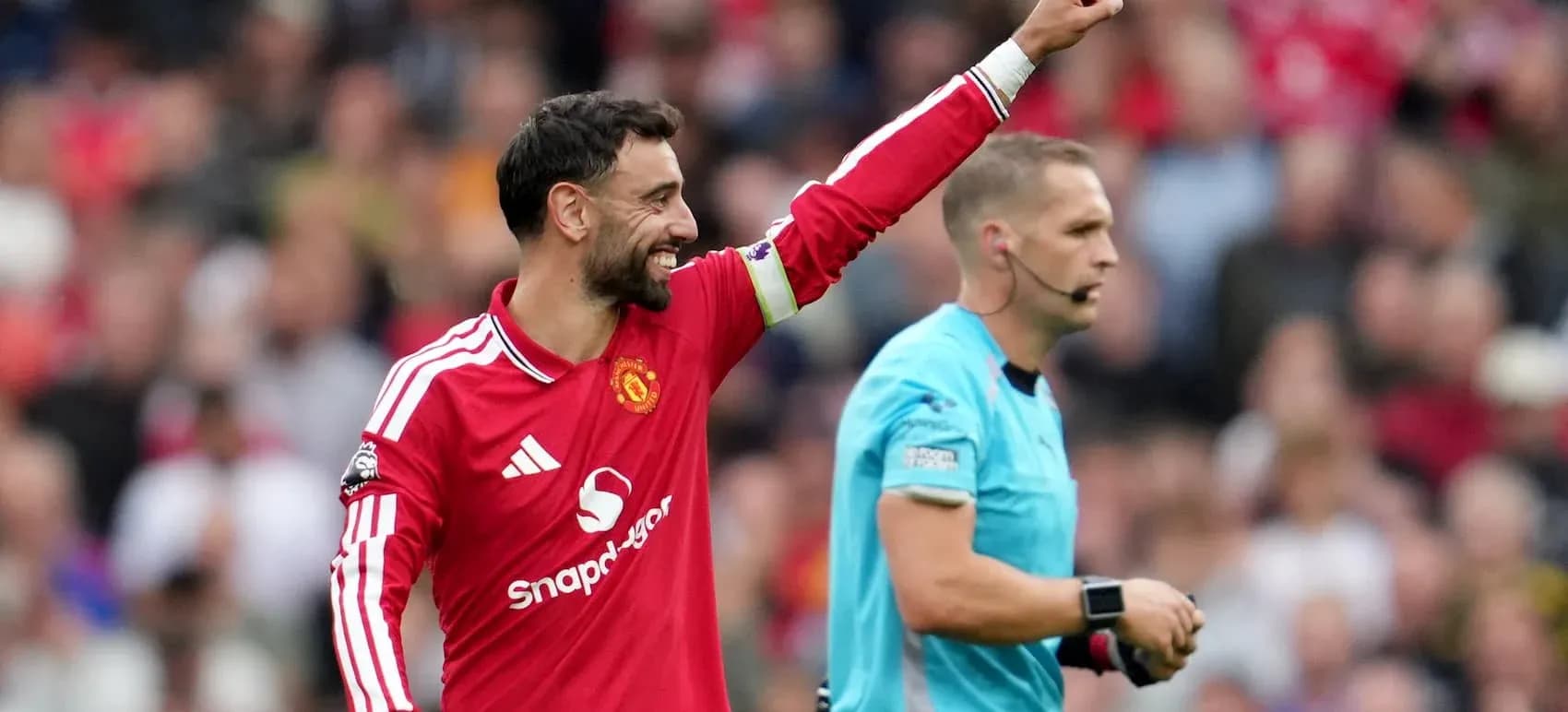 Bruno Fernandes celebrando durante un partido de fútbol Bruno Fernandes celebrando durante un partido de fútbol