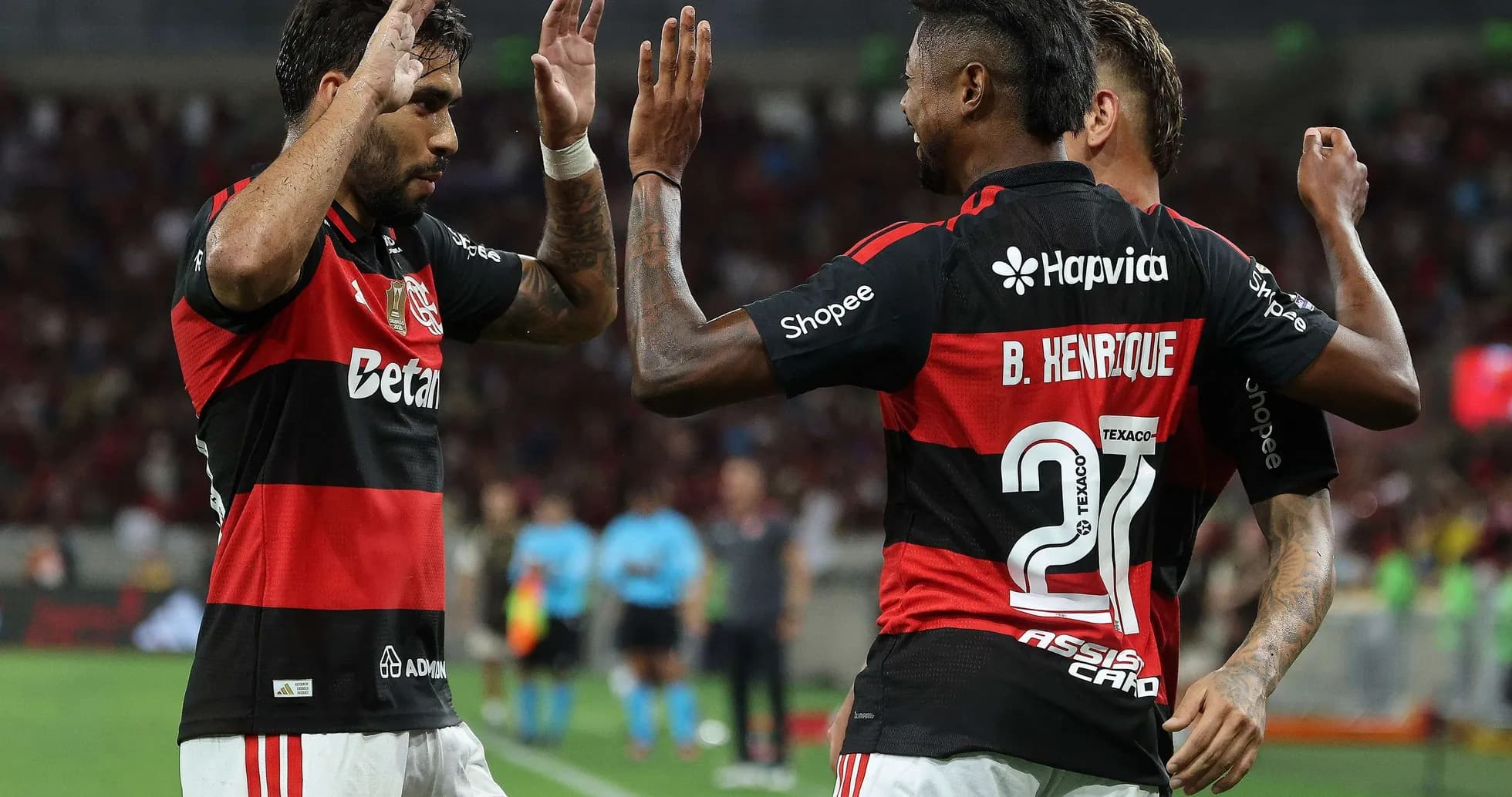 Jugadores de Flamengo celebrando un gol Jugadores de Flamengo celebrando un gol