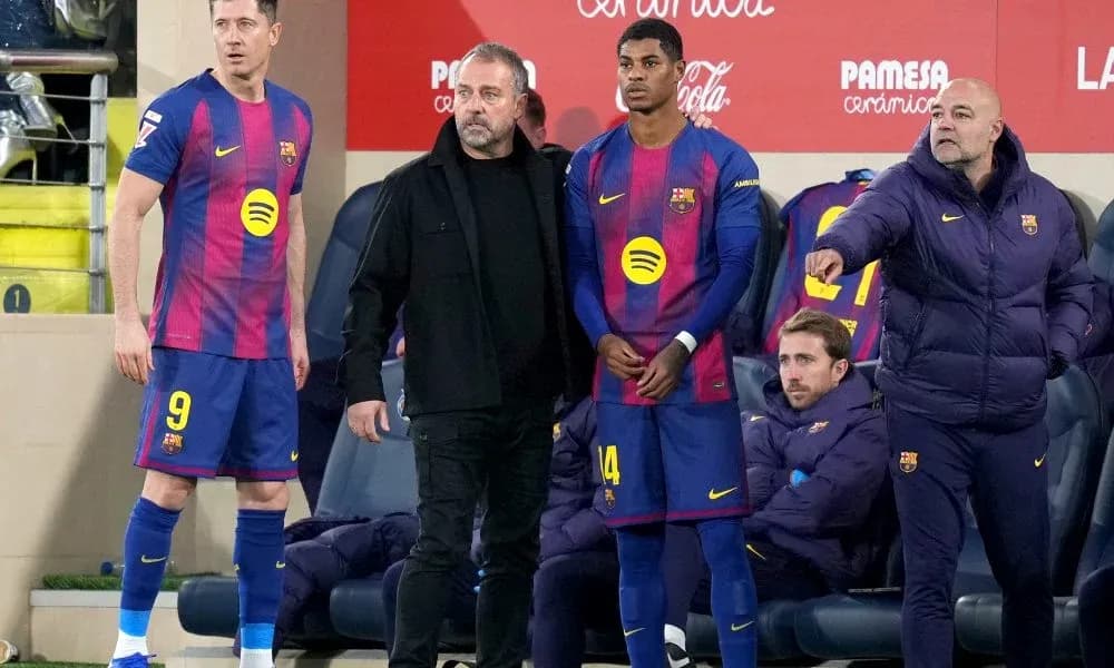 Jugadores del Barcelona en el banquillo durante el partido Jugadores del Barcelona en el banquillo durante el partido