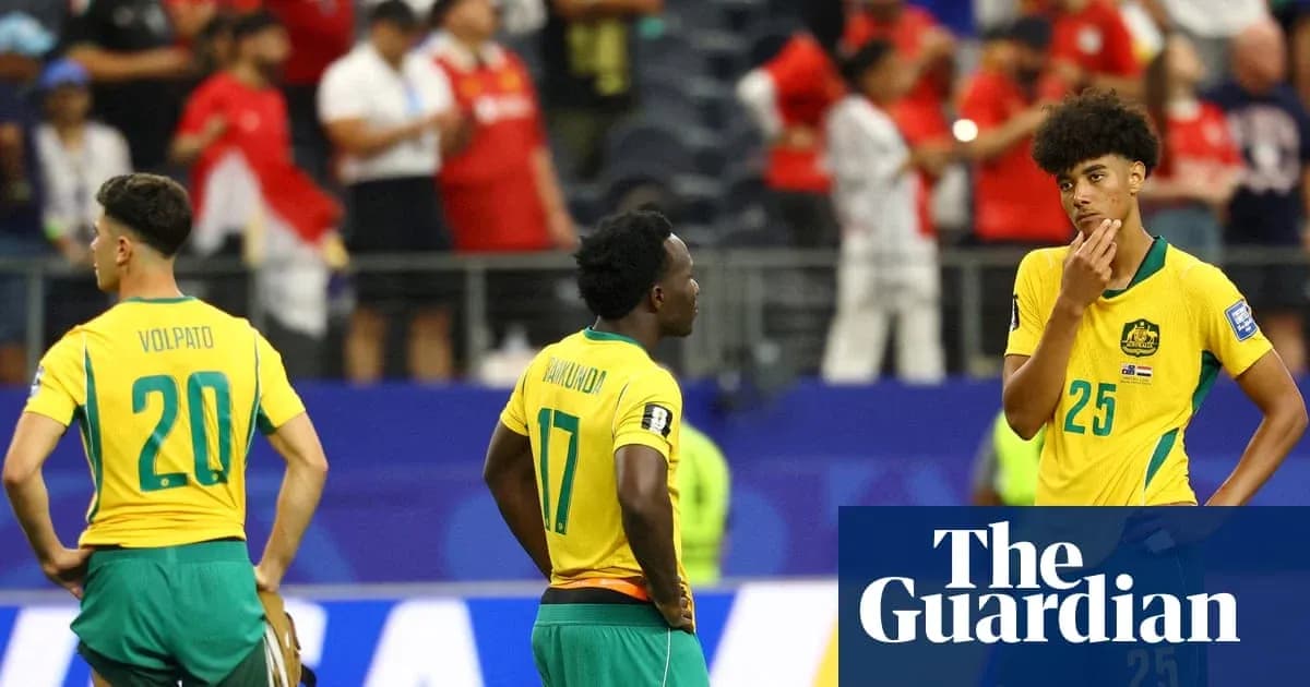 Jugadores de Australia en el campo tras el partido Jugadores de Australia en el campo tras el partido