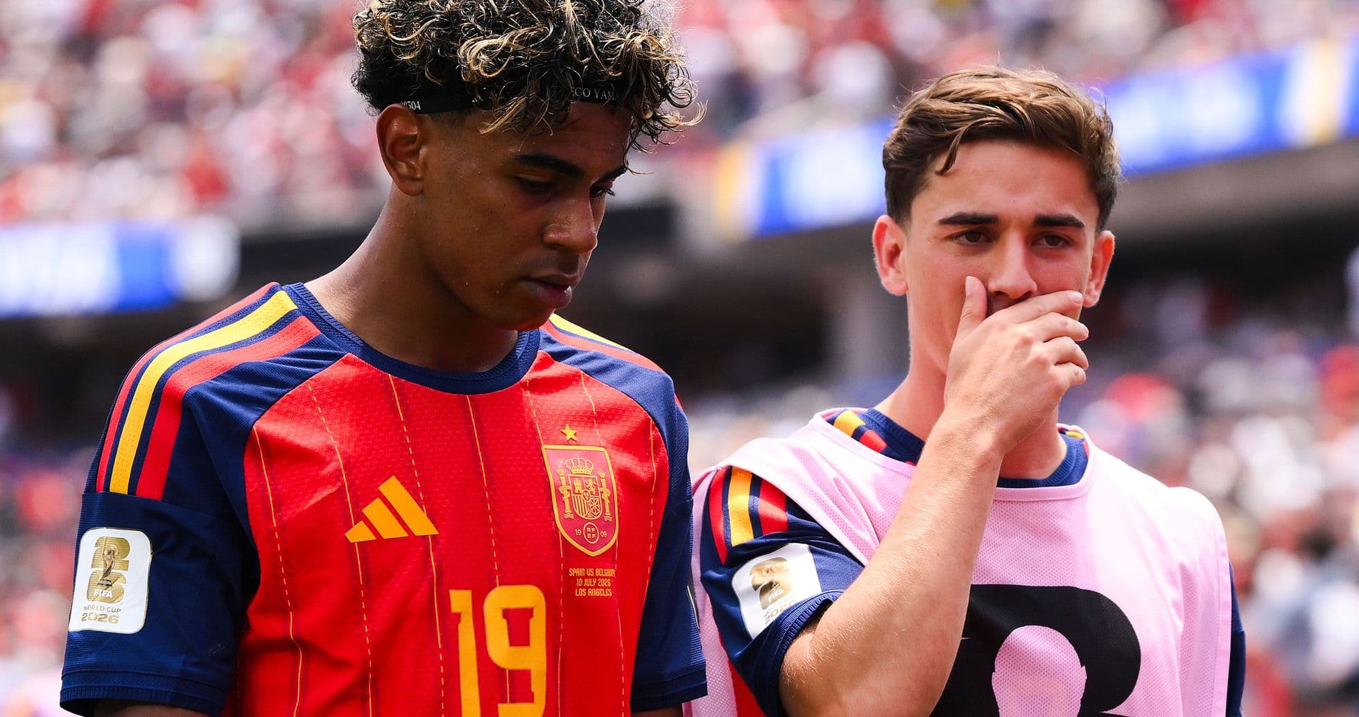 Jugadores de España en el banquillo durante el partido Jugadores de España en el banquillo durante el partido