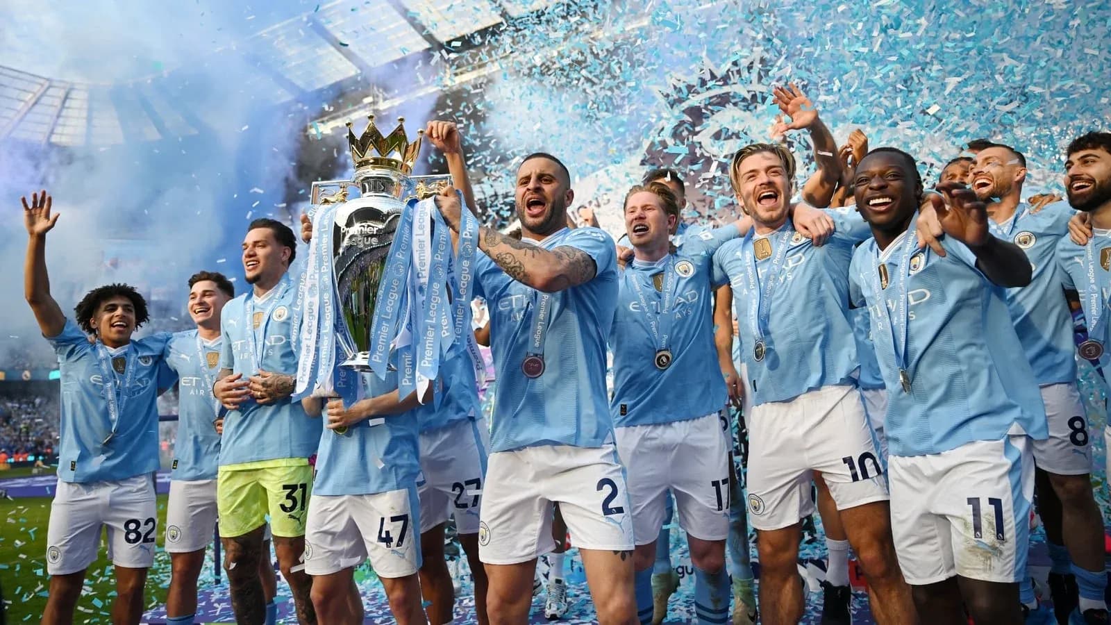 Jugadores del Manchester City celebrando el título de Premier League Jugadores del Manchester City celebrando el título de Premier League