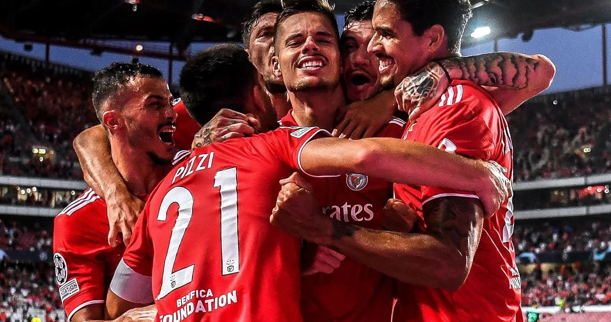 Jugadores del Benfica celebrando un gol Jugadores del Benfica celebrando un gol