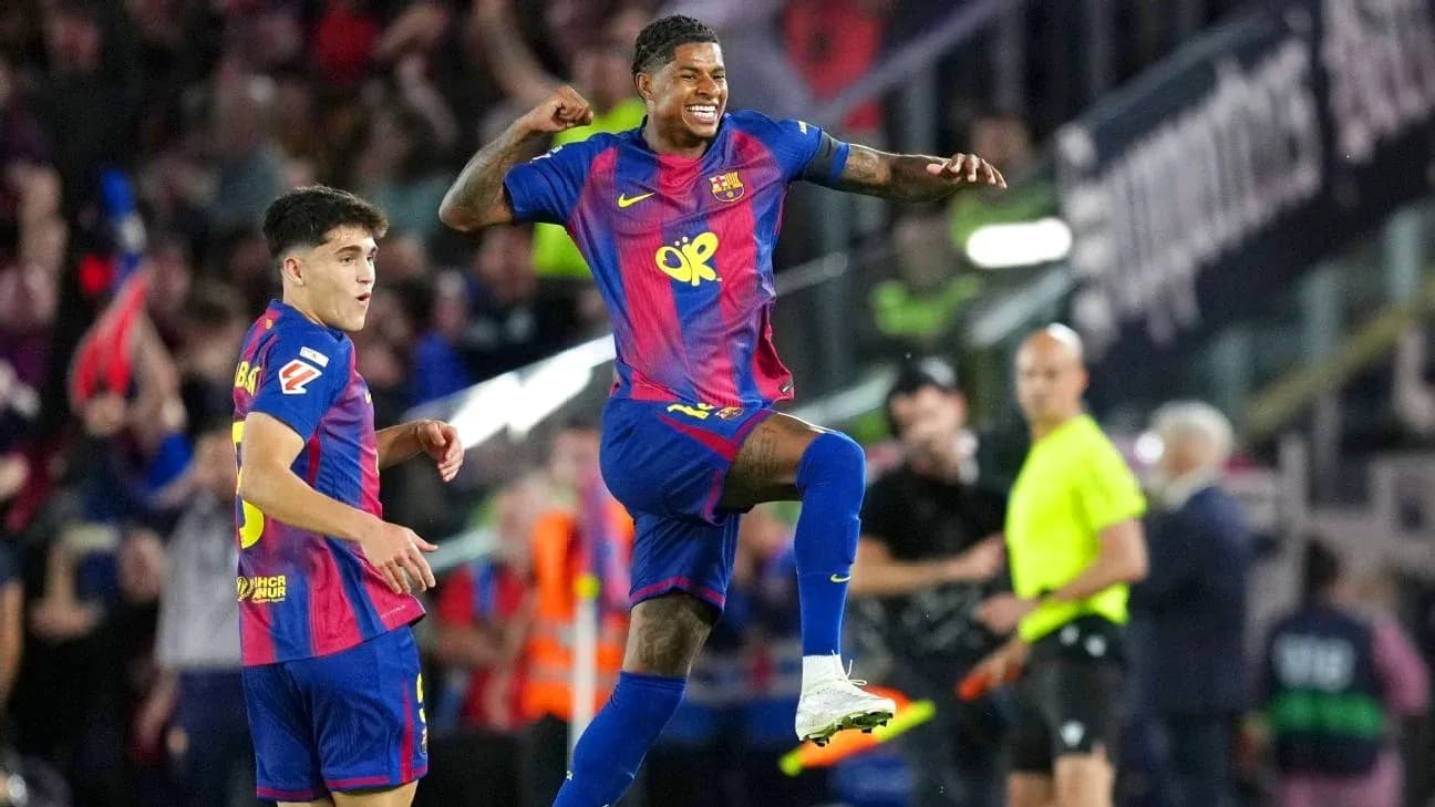 Jugadores del FC Barcelona celebrando un gol Jugadores del FC Barcelona celebrando un gol