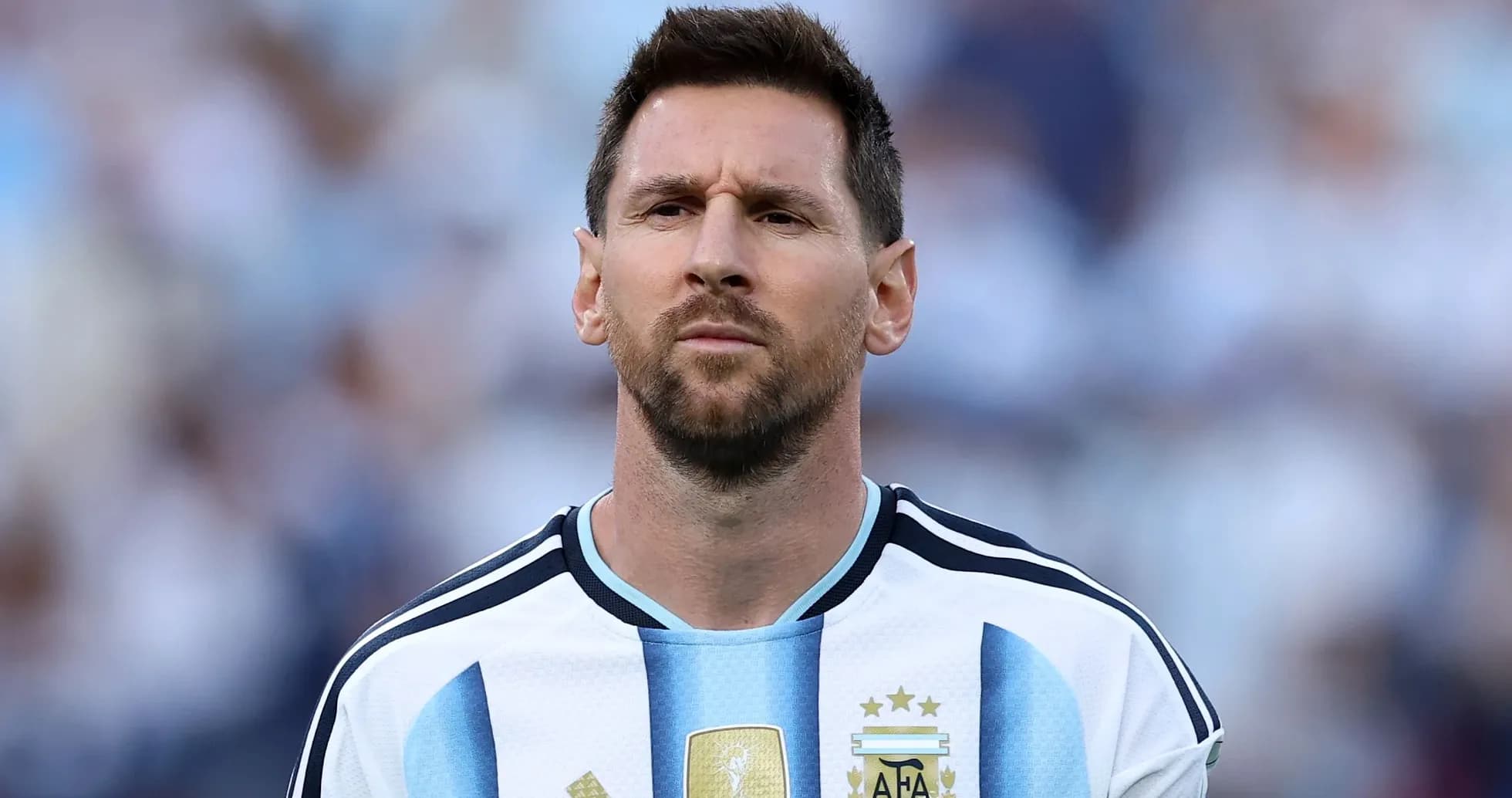 Jugador de Argentina en uniforme durante un partido Jugador de Argentina en uniforme durante un partido