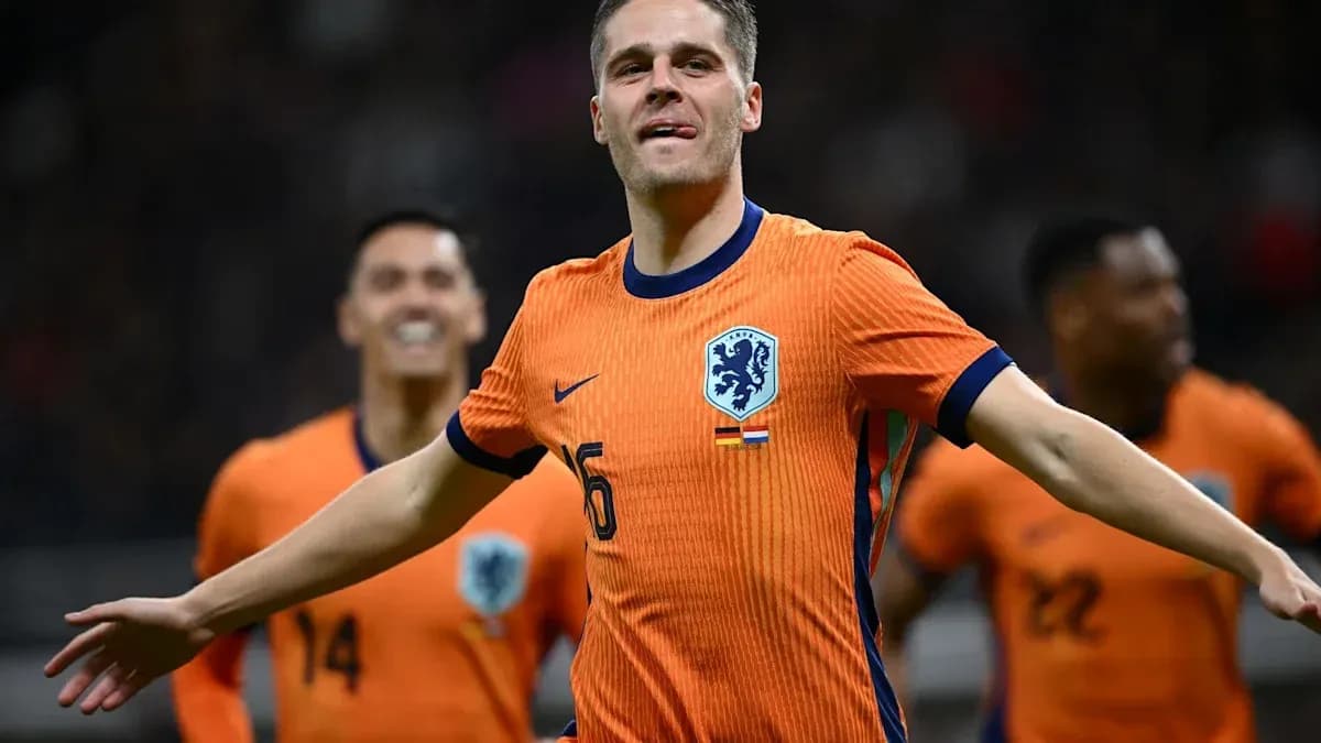 Jugador de Países Bajos celebrando un gol Jugador de Países Bajos celebrando un gol
