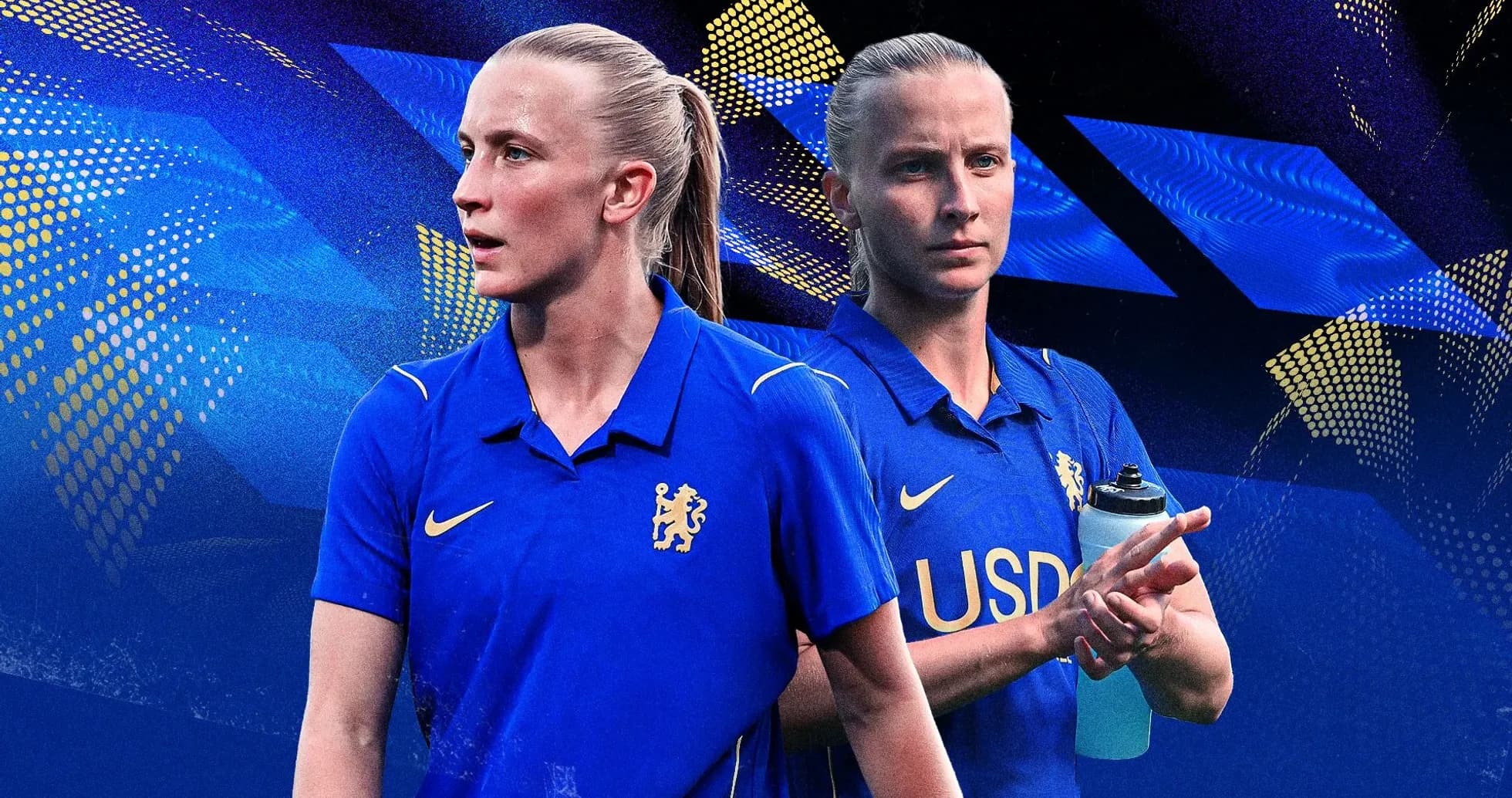 Jugadora de Chelsea en uniforme azul con botella Jugadora de Chelsea en uniforme azul con botella