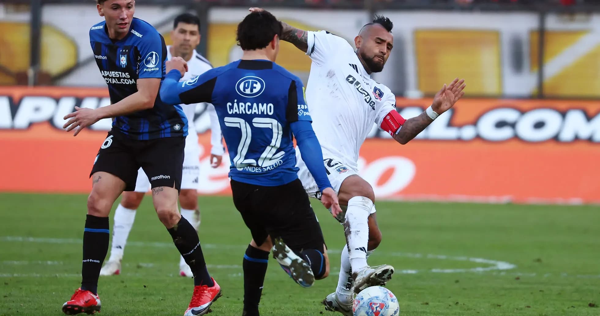 Acción del partido entre Huachipato y Colo Colo Acción del partido entre Huachipato y Colo Colo