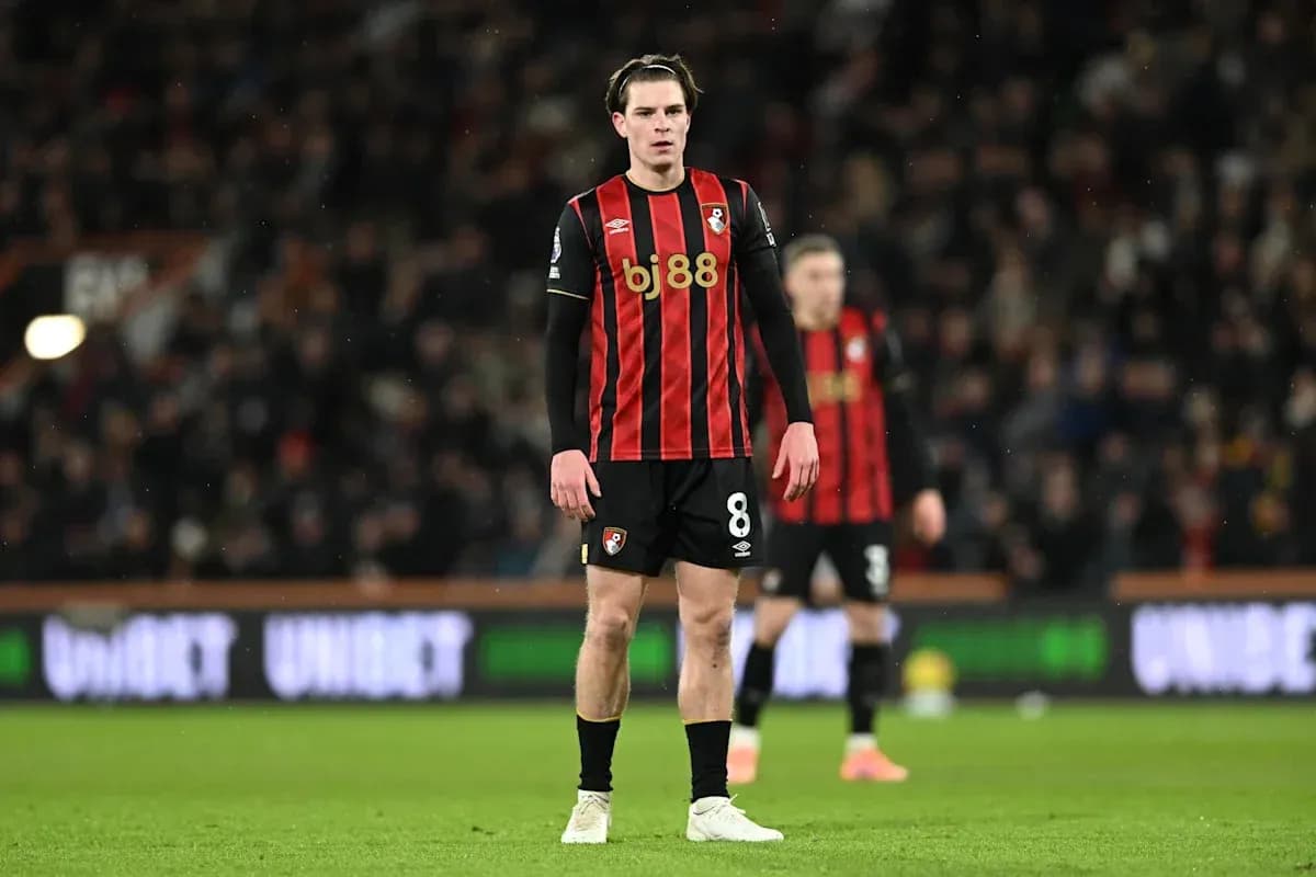 Jugador de Bournemouth en el campo durante partido Jugador de Bournemouth en el campo durante partido