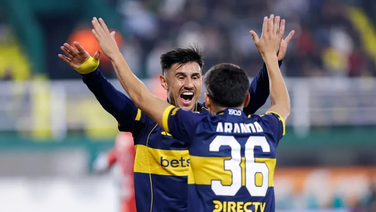 Jugadores de Boca Juniors celebrando un gol Jugadores de Boca Juniors celebrando un gol