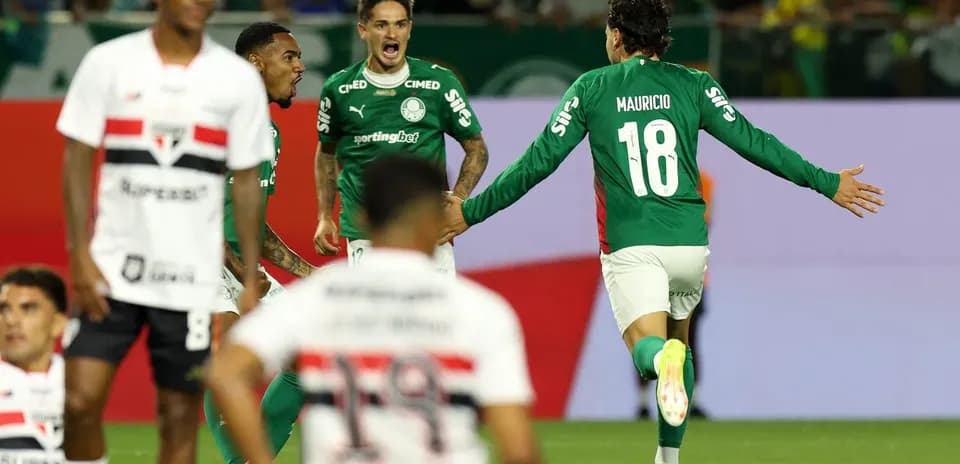 Jugadores de Palmeiras celebrando un gol Jugadores de Palmeiras celebrando un gol