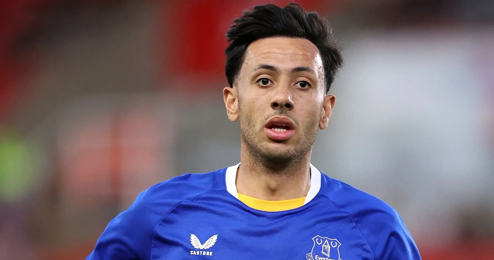 Jugador de Everton en acción durante el partido Jugador de Everton en acción durante el partido