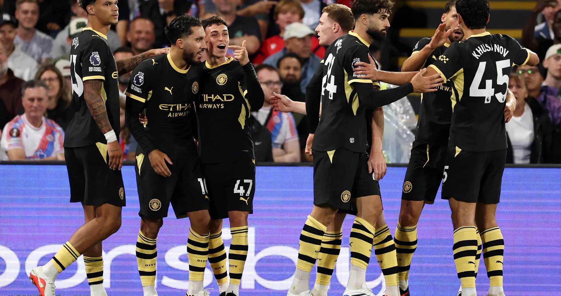 Jugadores del Manchester City celebrando un gol Jugadores del Manchester City celebrando un gol