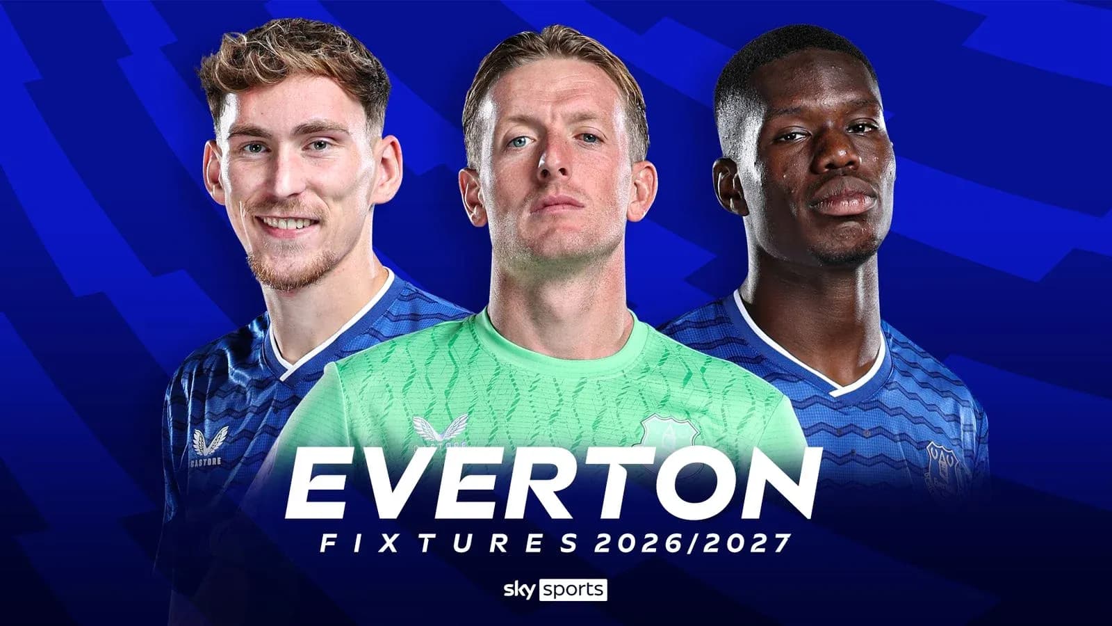 Tres jugadores de Everton con uniforme en fondo azul Tres jugadores de Everton con uniforme en fondo azul