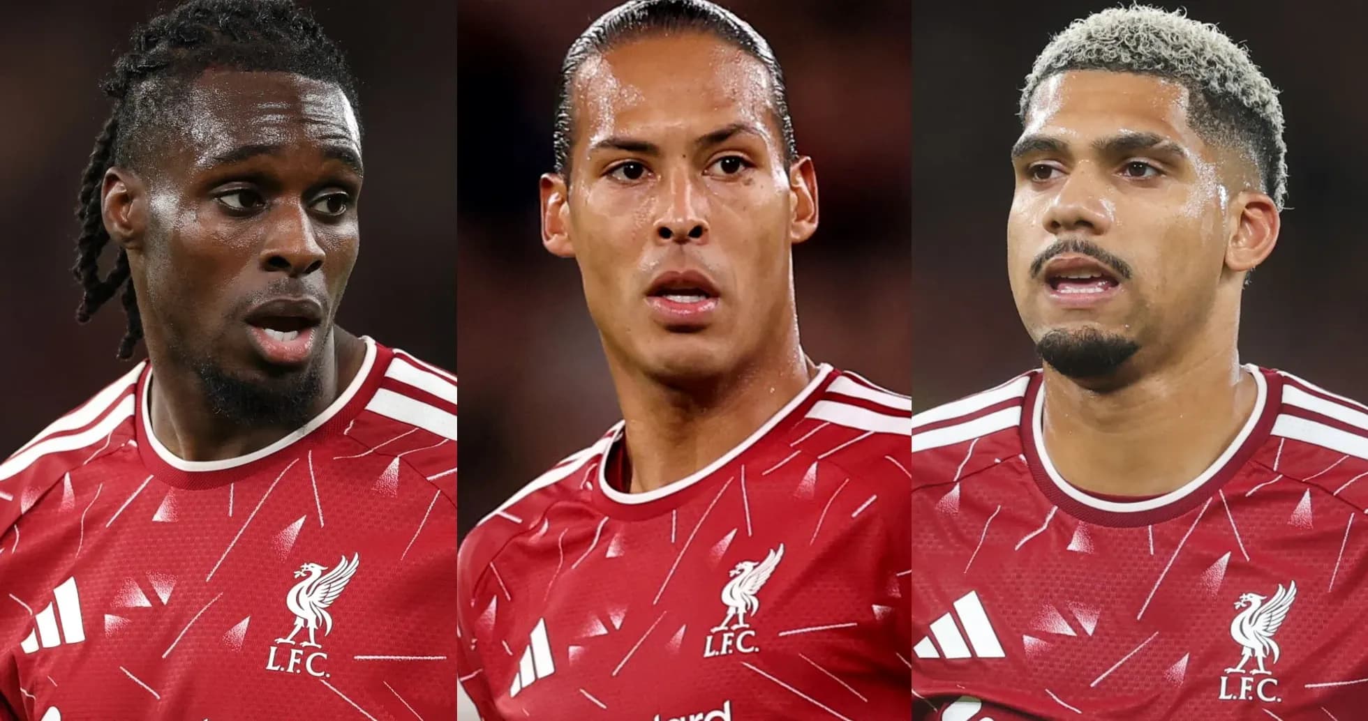Tres jugadores de Liverpool FC en uniforme rojo Tres jugadores de Liverpool FC en uniforme rojo