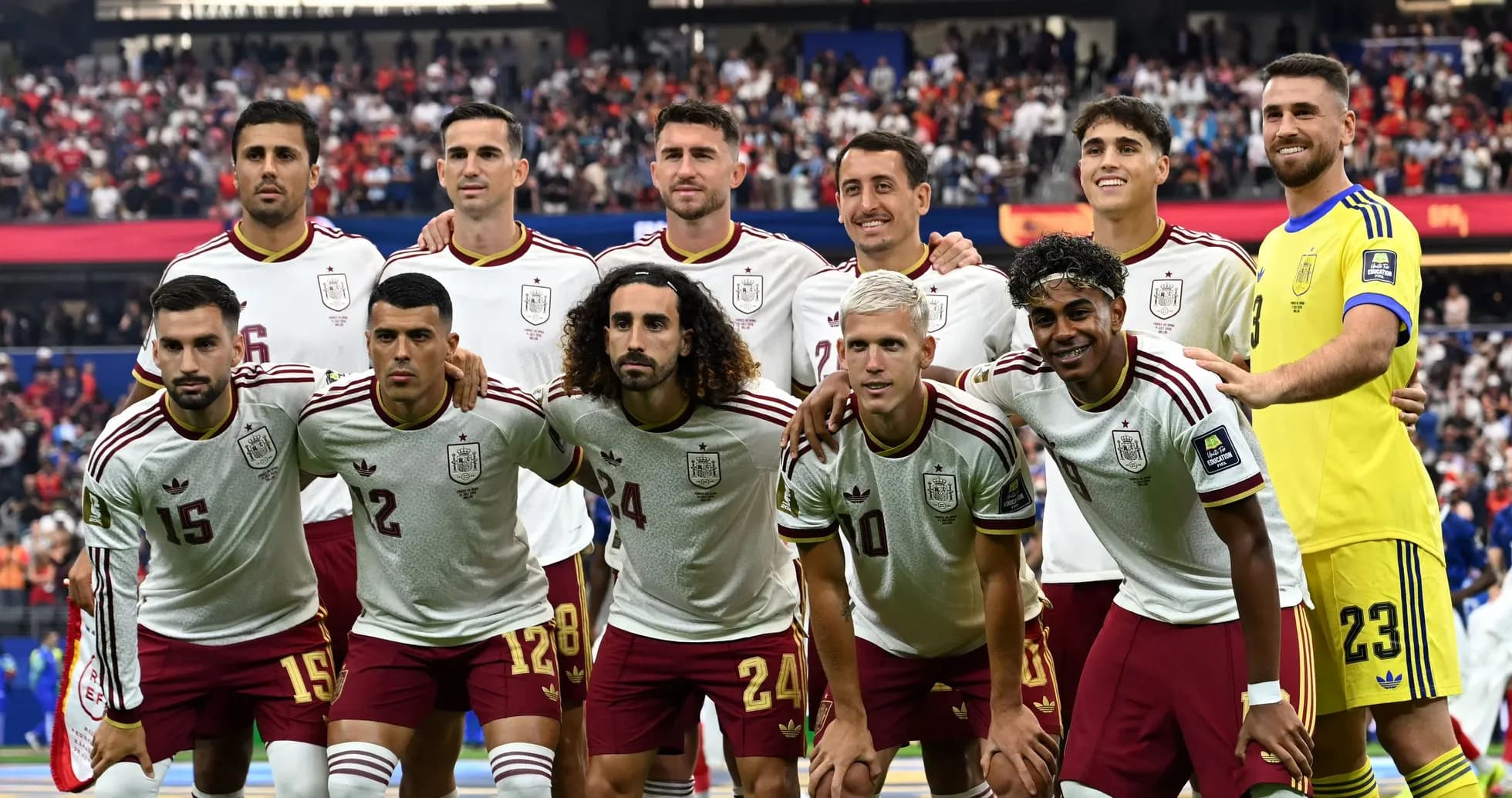 Equipo de España posando antes del partido Equipo de España posando antes del partido