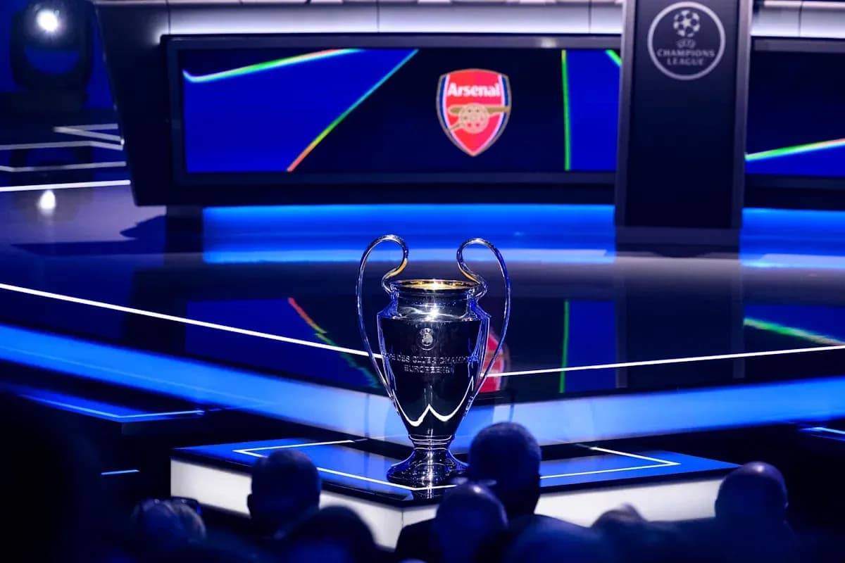 Trofeo de la Liga de Campeones en el escenario Trofeo de la Liga de Campeones en el escenario