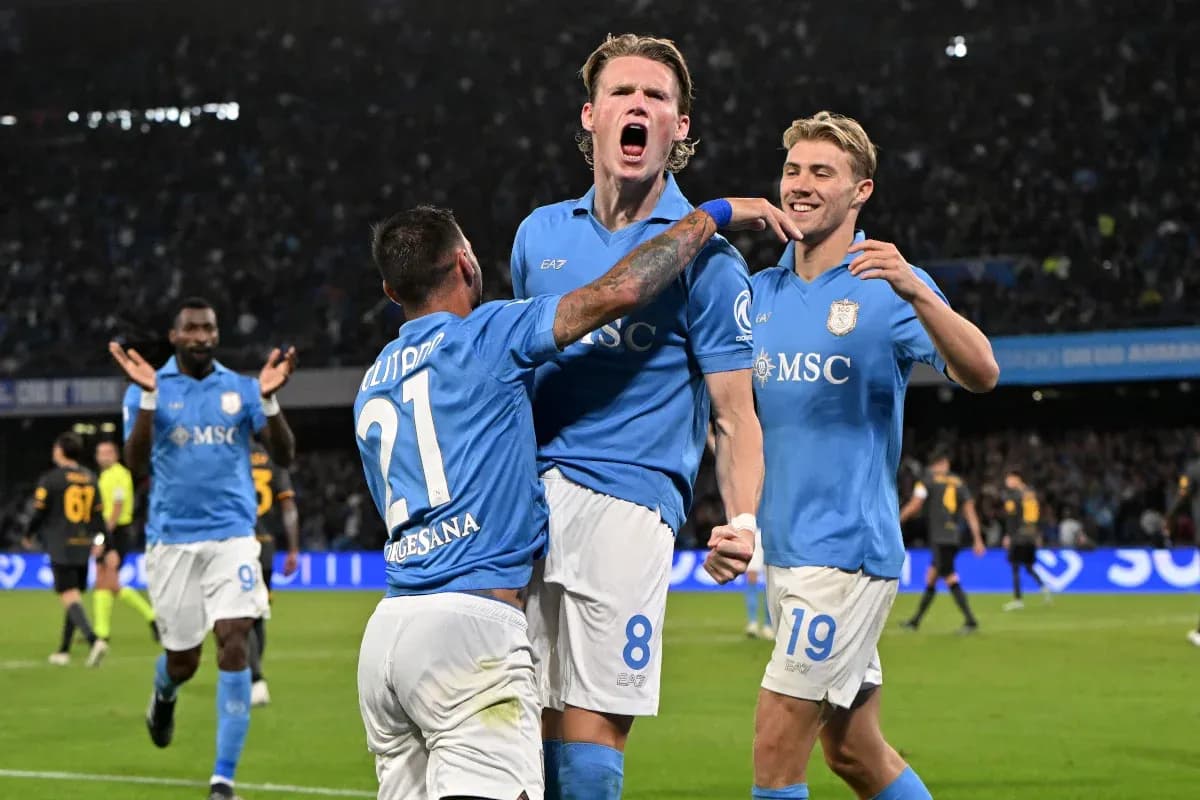 Jugadores del Napoli celebrando un gol Jugadores del Napoli celebrando un gol