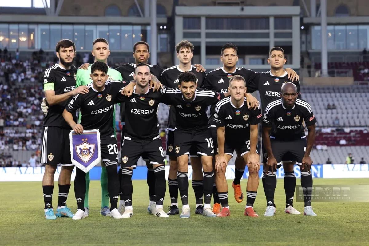 Equipo de Qarabağ antes del partido Equipo de Qarabağ antes del partido