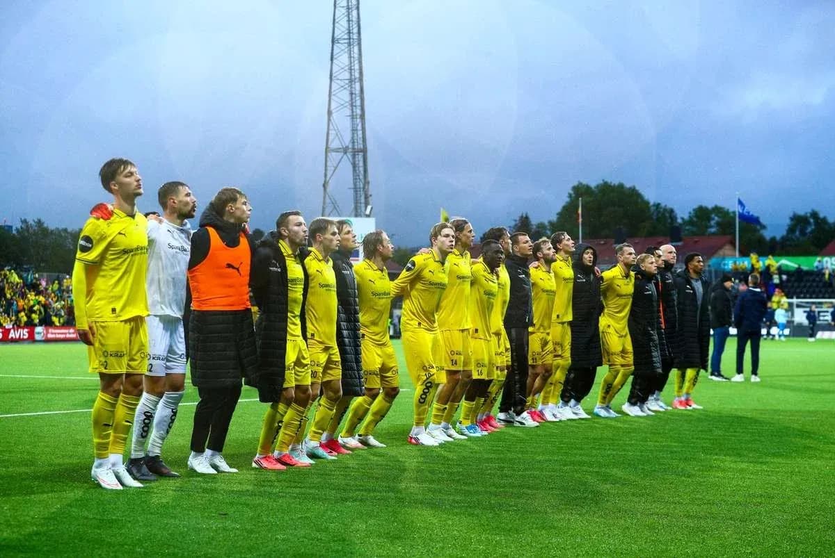 Equipo Bodo/Glimt alineado antes del partido Equipo Bodo/Glimt alineado antes del partido