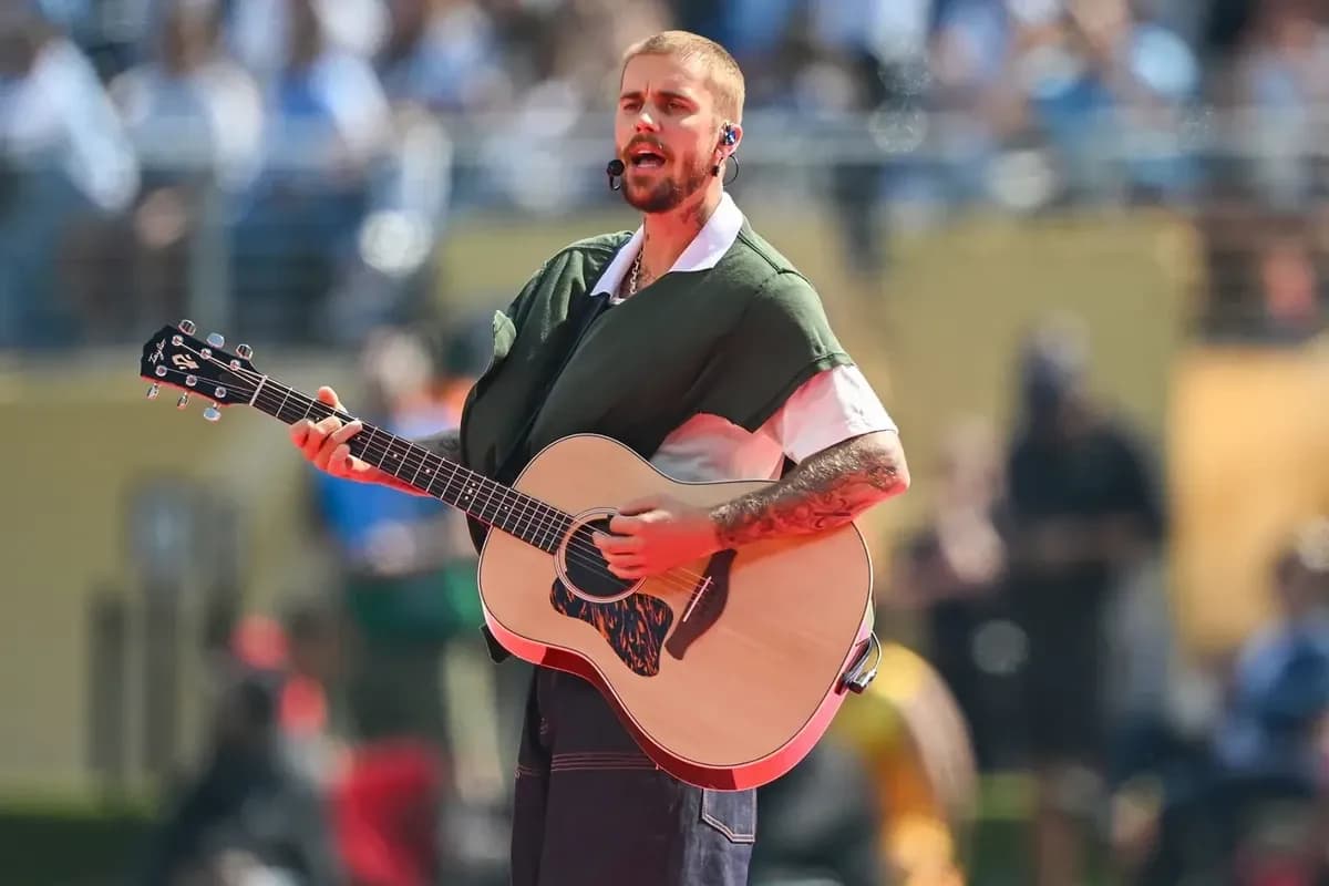 El Extraño Tema 'Everything Hallelujah' de Justin Bieber Aumenta sus Reproducciones tras el Mundial El Extraño Tema 'Everything Hallelujah' de Justin Bieber Aumenta sus Reproducciones tras el Mundial