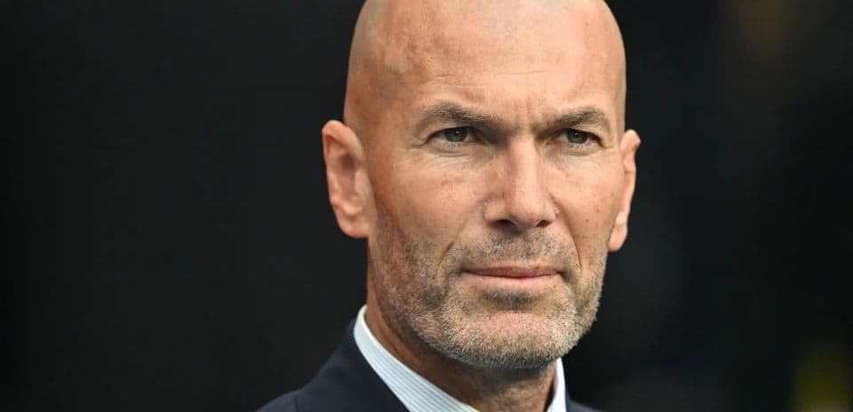 Zinédine Zidane será presentado como nuevo entrenador de la selección francesa el martes Zinédine Zidane será presentado como nuevo entrenador de la selección francesa el martes