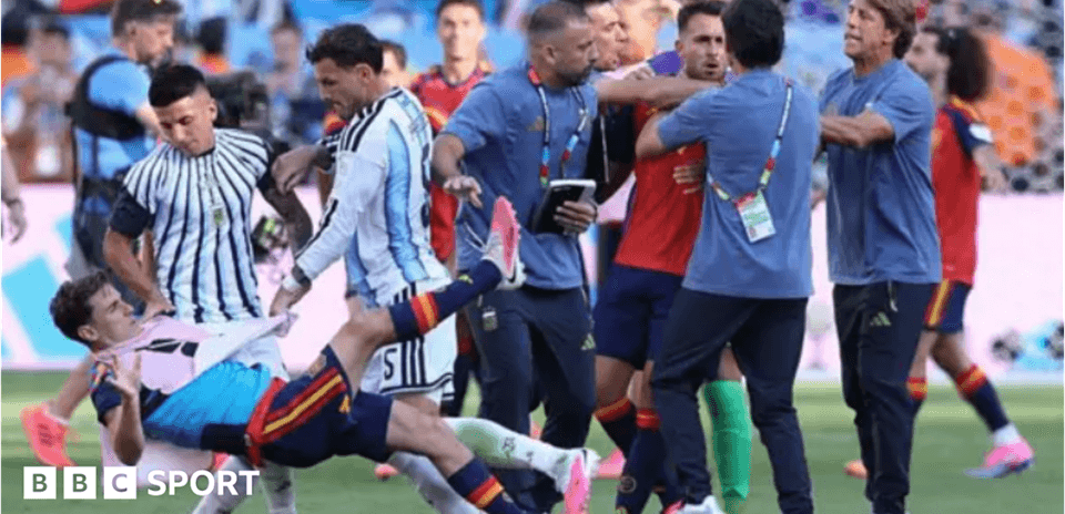 Gavi defiende a Paredes tras el altercado en la final del Mundial 2026 Gavi defiende a Paredes tras el altercado en la final del Mundial 2026