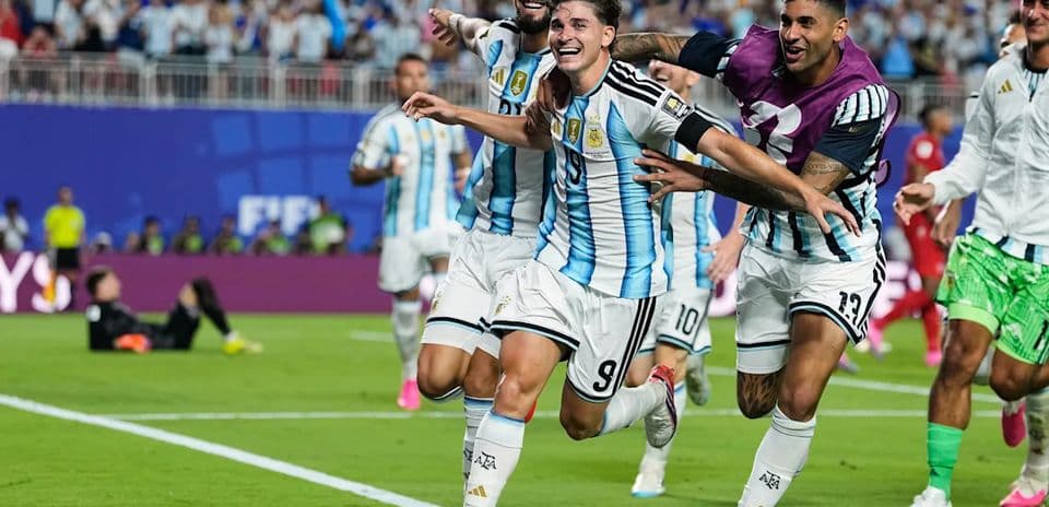 Julián Álvarez guía a Argentina a semifinales con golazo en tiempo extra ante Suiza Julián Álvarez guía a Argentina a semifinales con golazo en tiempo extra ante Suiza