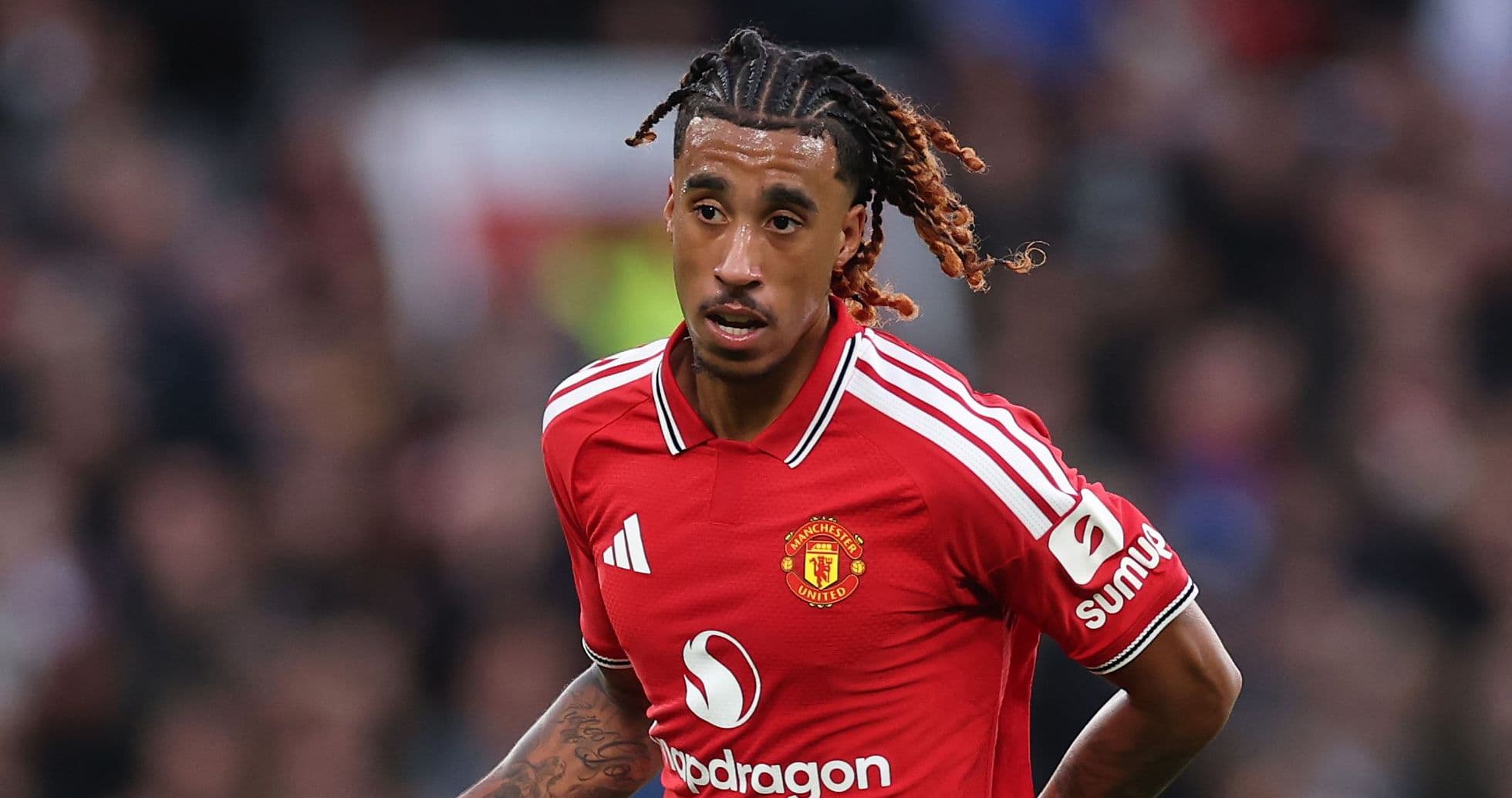 Leny Yoro habla sobre las charlas internas en Manchester United y su actitud ante el choque decisivo contra Atlético de Madrid Leny Yoro habla sobre las charlas internas en Manchester United y su actitud ante el choque decisivo contra Atlético de Madrid