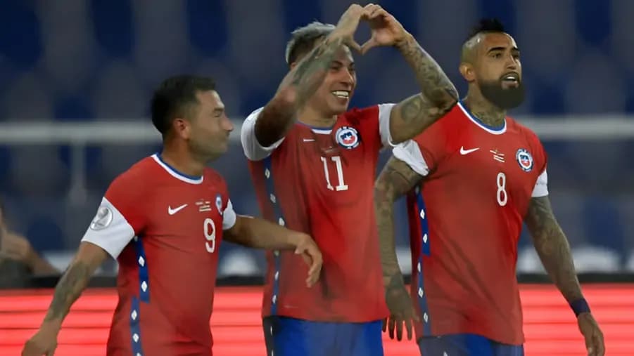 Top 10 Mejores Futbolistas Chilenos de Todos los Tiempos Top 10 Mejores Futbolistas Chilenos de Todos los Tiempos